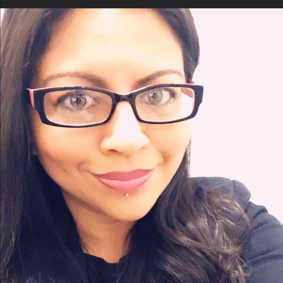 Meet your Posher, Rhina - Picture 2 of 2